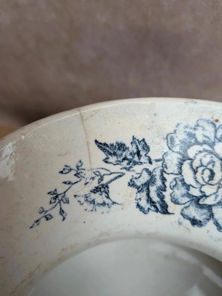 Kleine ronde oude aardenwaren karaf – Blauw bloemendecor – photo 3